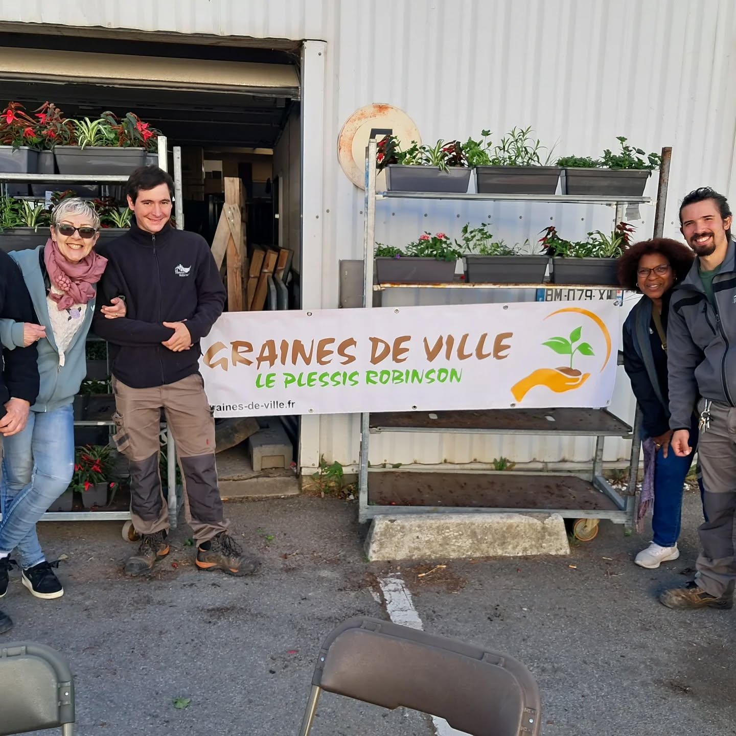 Distribution des jardinières 2026 en partenariat avec l'équipe des espaces verts du Plessis Robinson 😉